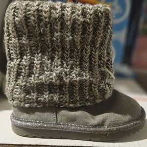 Knitted/Fake Suade Toddler boots. NWOT size 9